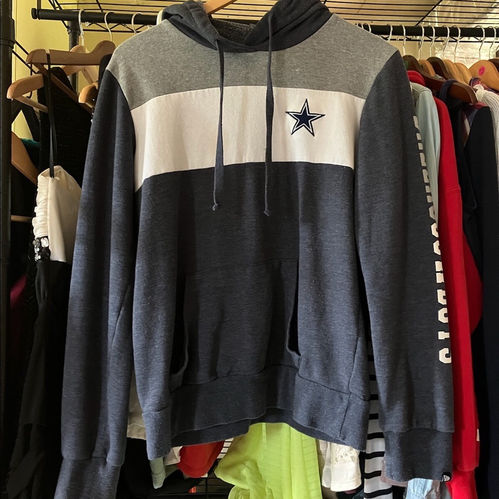 Cowboy’s NFL sweatshirt